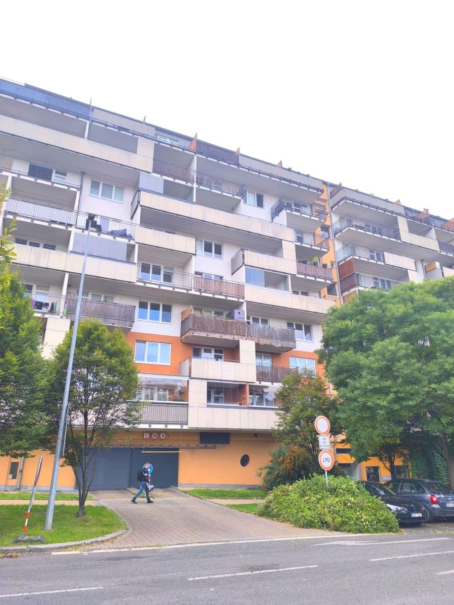 Studio flat to rent, 39 m², Podkovářská, Prague, Prague Studio flat to rent, 39 m², Podkovářská, Prague, Prague