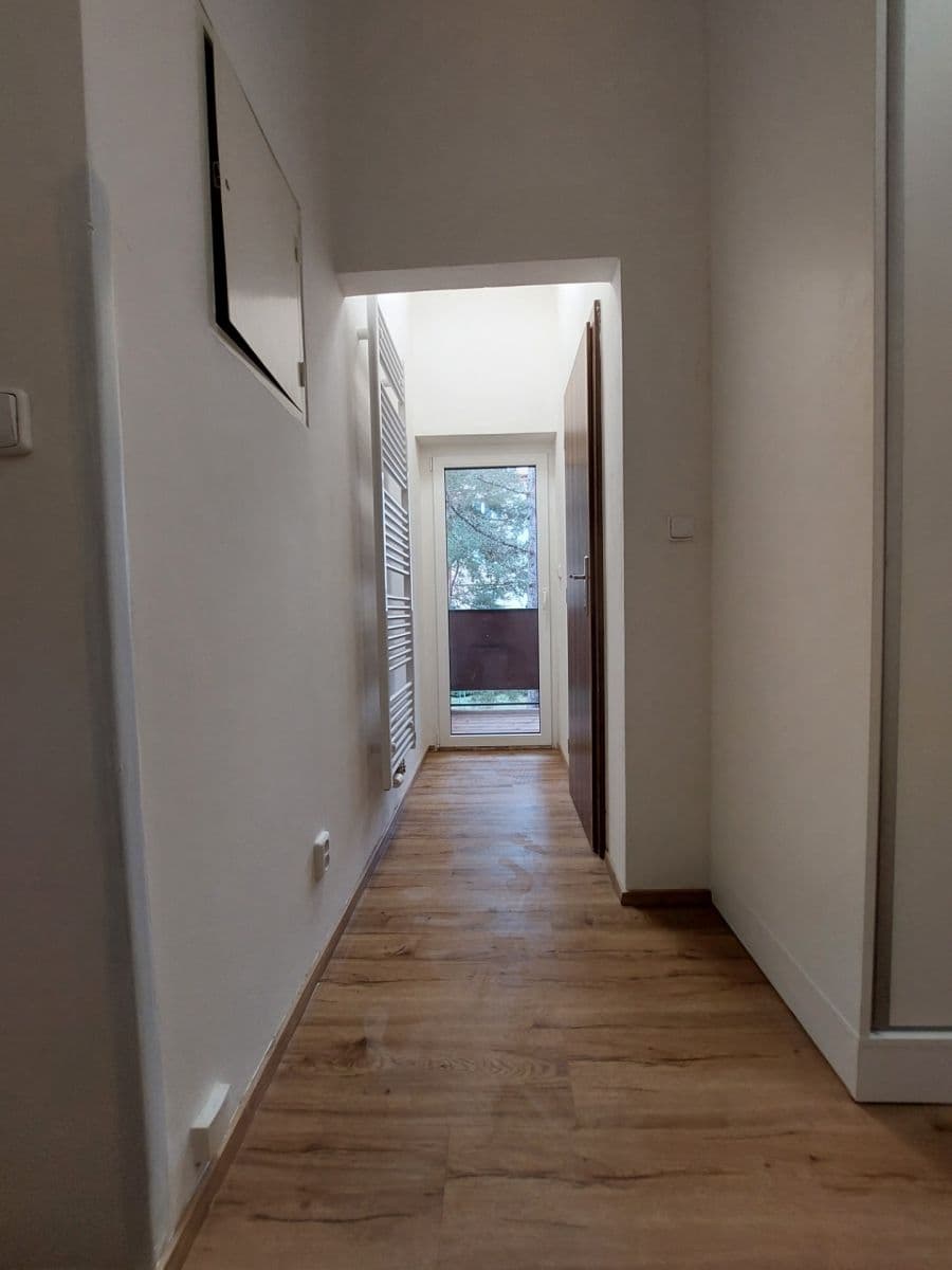 1 bedroom with open-plan kitchen flat to rent, 63 m², třída Legií, Kralupy nad Vltavou, Středočeský Region 1 bedroom with open-plan kitchen flat to rent, 63 m², třída Legií, Kralupy nad Vltavou, Středočeský Region
