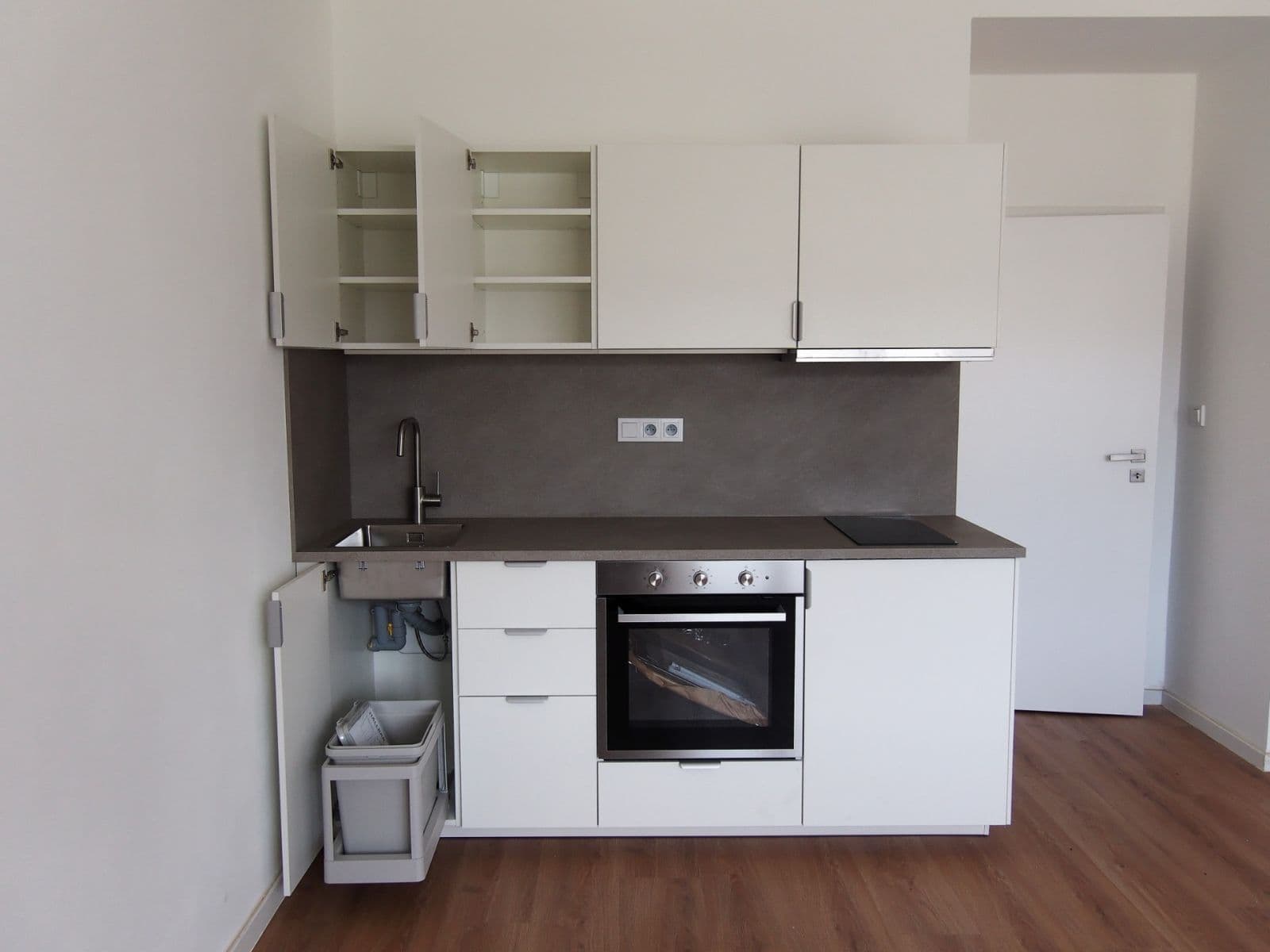Studio flat to rent, 30 m², Kolbenova, Prague, Prague Studio flat to rent, 30 m², Kolbenova, Prague, Prague