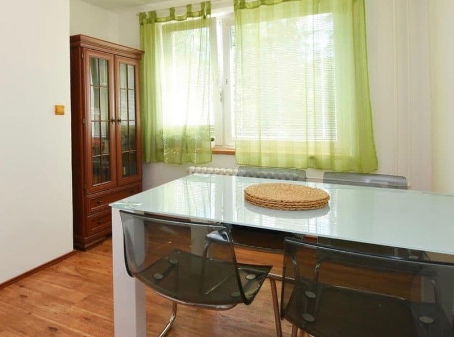 3 bedroom flat to rent, 76 m², Slivenecká, Prague, Prague 3 bedroom flat to rent, 76 m², Slivenecká, Prague, Prague