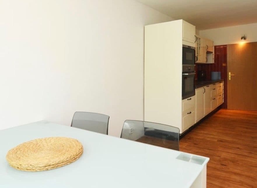 3 bedroom flat to rent, 76 m², Slivenecká, Prague, Prague 3 bedroom flat to rent, 76 m², Slivenecká, Prague, Prague