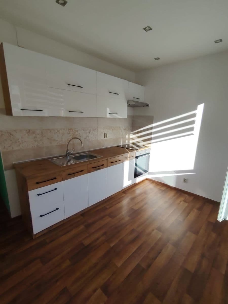 1 bedroom flat to rent, 35 m², Na Lužci, Lázně Bohdaneč, Pardubický Region 1 bedroom flat to rent, 35 m², Na Lužci, Lázně Bohdaneč, Pardubický Region
