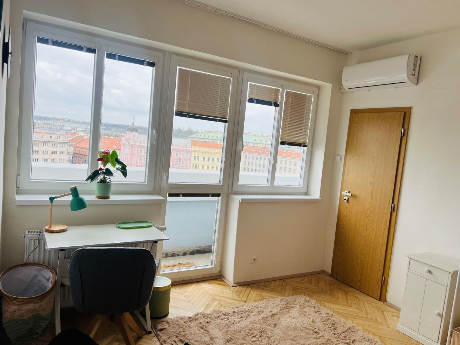 1 bedroom with open-plan kitchen flat to rent, 15 m², Ke Štvanici, Prague, Prague 1 bedroom with open-plan kitchen flat to rent, 15 m², Ke Štvanici, Prague, Prague