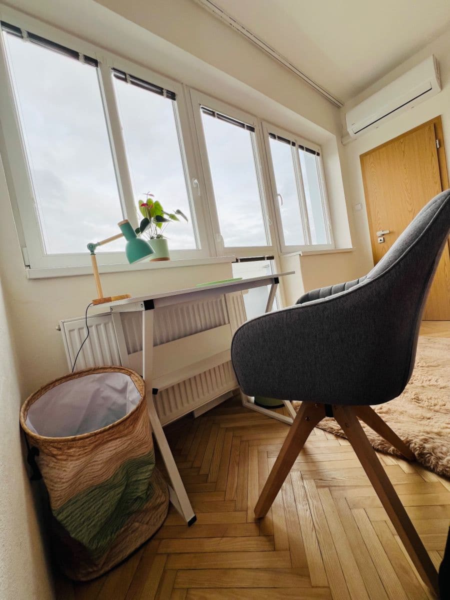 1 bedroom with open-plan kitchen flat to rent, 15 m², Ke Štvanici, Prague, Prague 1 bedroom with open-plan kitchen flat to rent, 15 m², Ke Štvanici, Prague, Prague