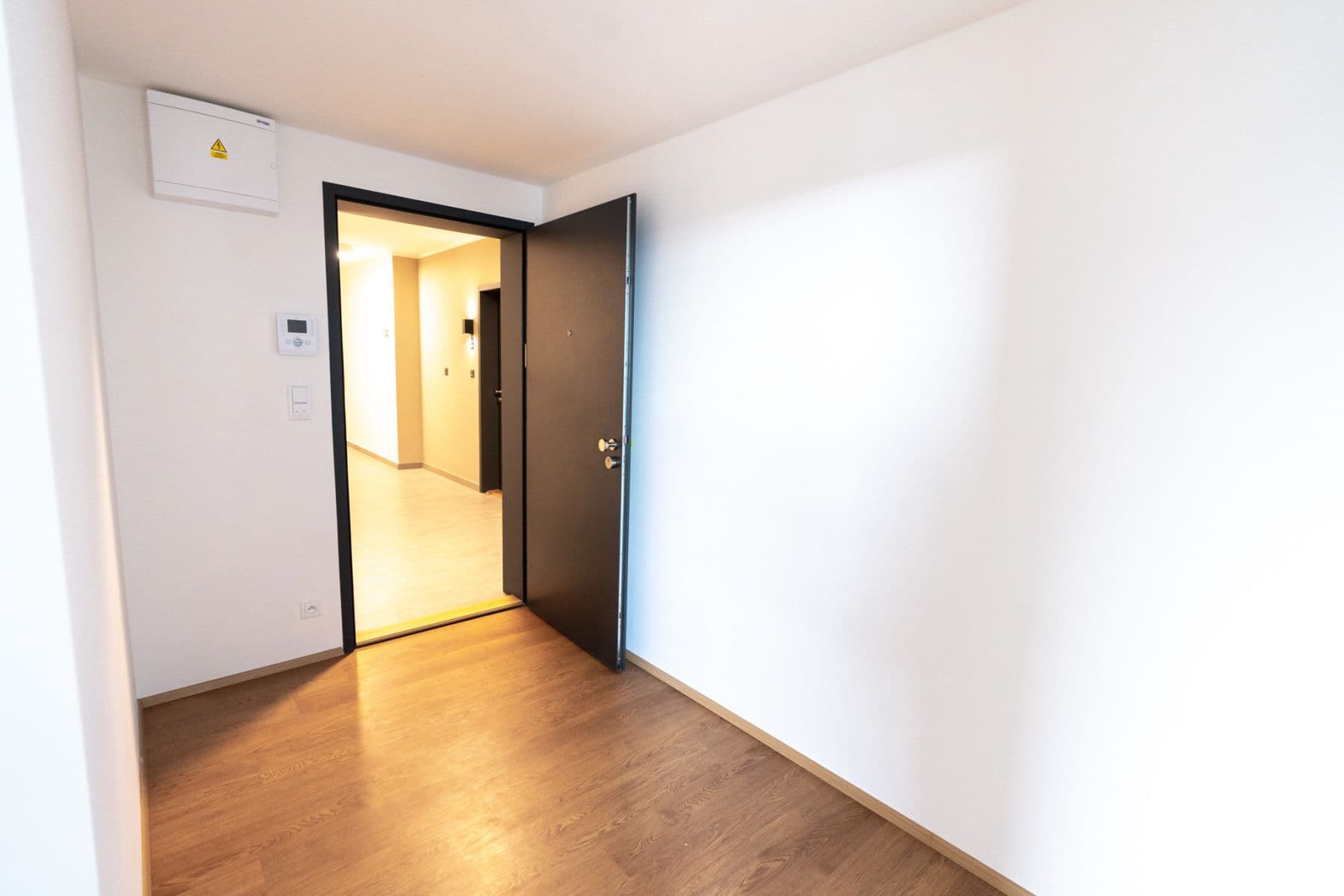 1 bedroom with open-plan kitchen flat to rent, 52 m², Jankovcova, Prague, Prague 1 bedroom with open-plan kitchen flat to rent, 52 m², Jankovcova, Prague, Prague