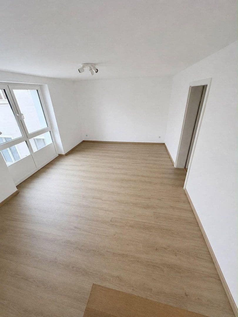 4 bedroom flat to rent, 153 m², Weinstraße 2, Volkach, Bavaria 4 bedroom flat to rent, 153 m², Weinstraße 2, Volkach, Bavaria