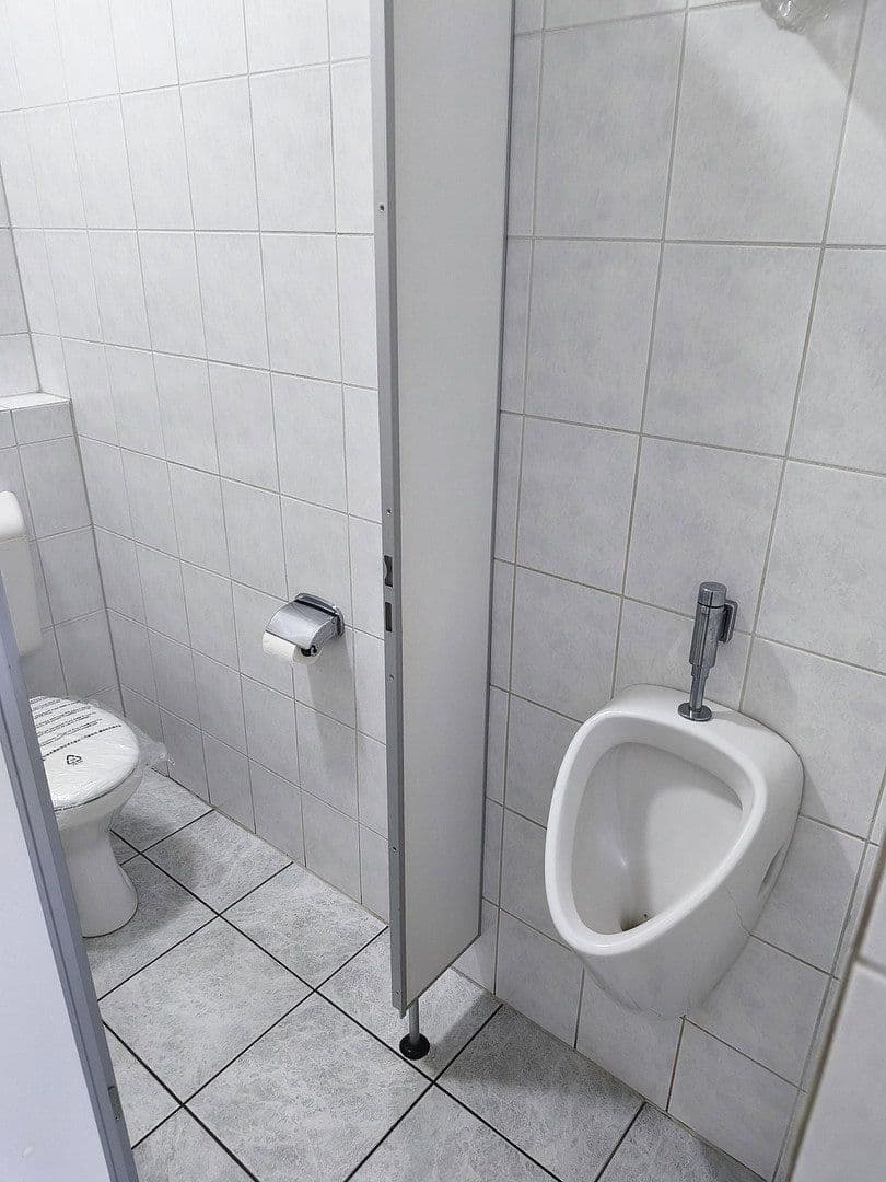 non-residential property to rent, 900 m², Meckenloher Strasse 9, Rednitzhembach, Bavaria non-residential property to rent, 900 m², Meckenloher Strasse 9, Rednitzhembach, Bavaria