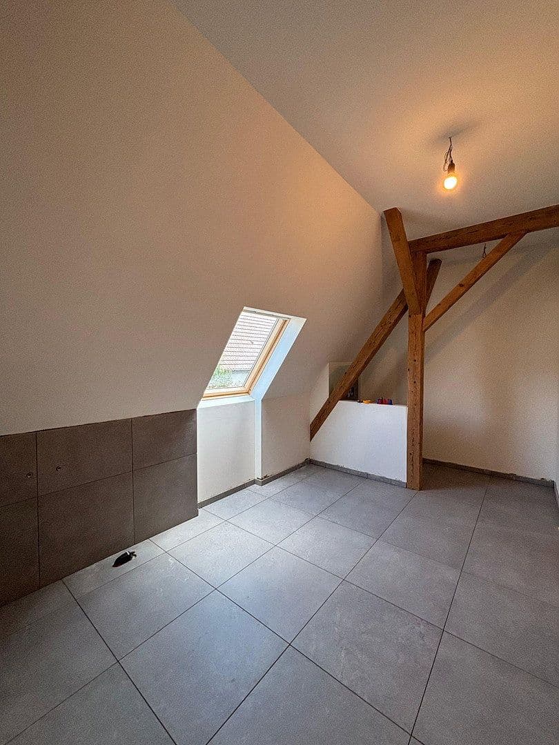 3 bedroom with open-plan kitchen flat to rent, 147 m², Niefern-Öschelbronn, Baden-Württemberg 3 bedroom with open-plan kitchen flat to rent, 147 m², Niefern-Öschelbronn, Baden-Württemberg