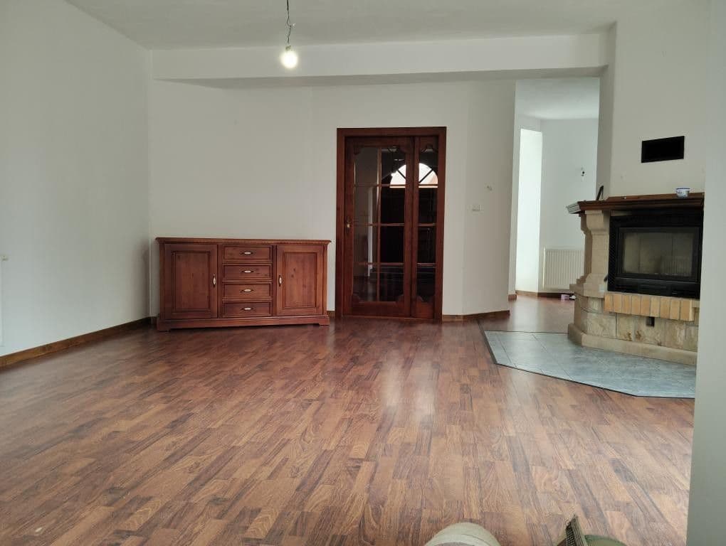 1 bedroom with open-plan kitchen flat to rent, 95 m², Libčany, Královéhradecký Region 1 bedroom with open-plan kitchen flat to rent, 95 m², Libčany, Královéhradecký Region