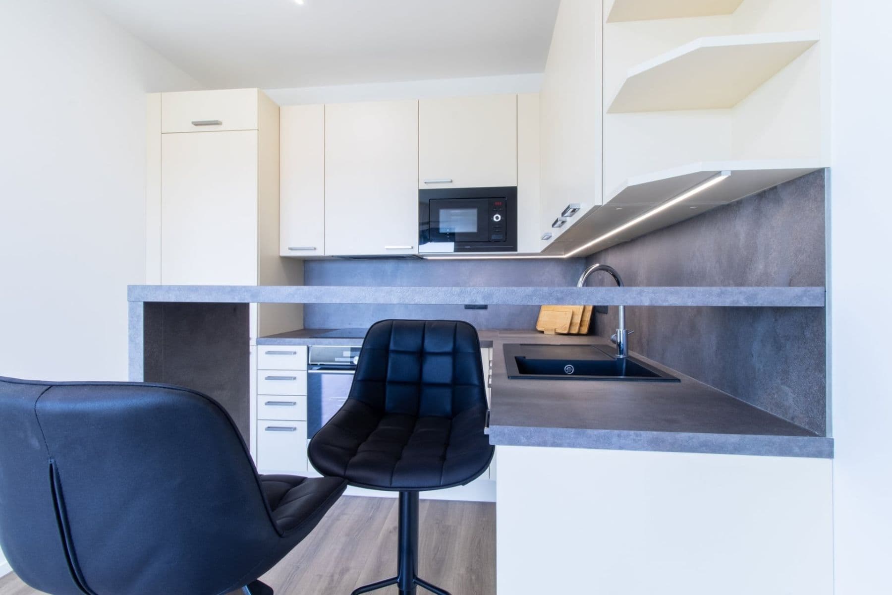 1 bedroom with open-plan kitchen flat to rent, 37 m², Arnošta Valenty, Prague, Prague 1 bedroom with open-plan kitchen flat to rent, 37 m², Arnošta Valenty, Prague, Prague
