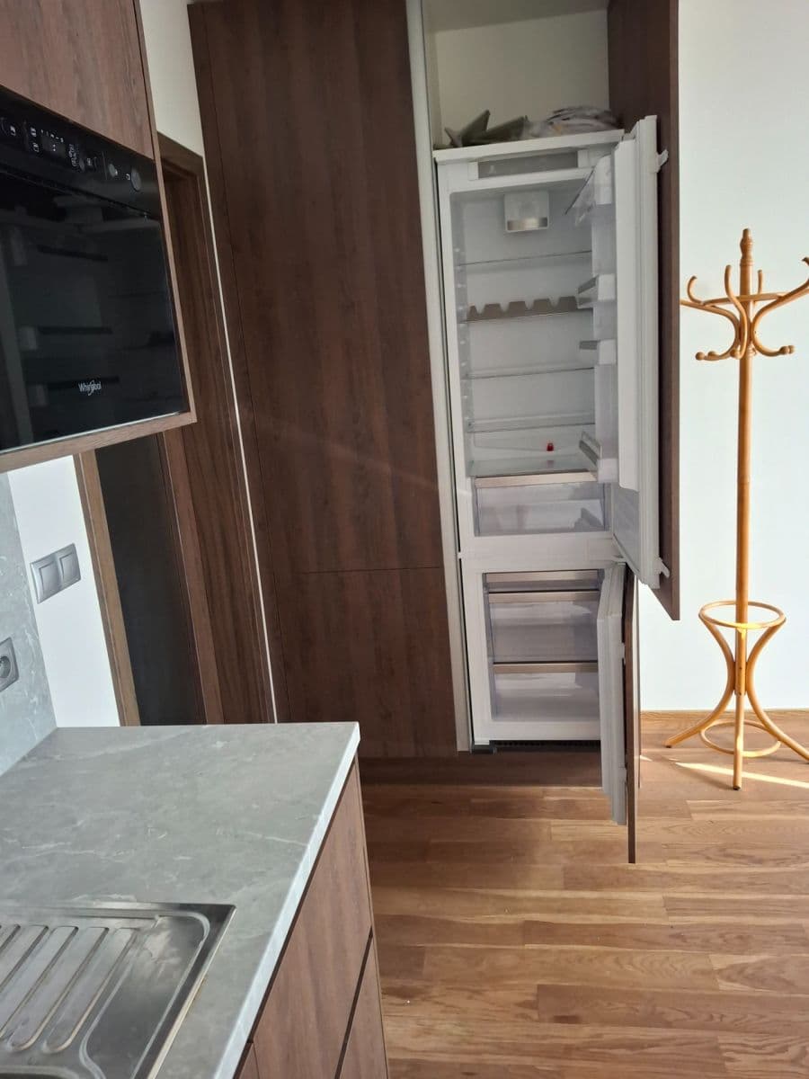 Studio flat to rent, 28 m², Bassova, Prague, Prague Studio flat to rent, 28 m², Bassova, Prague, Prague