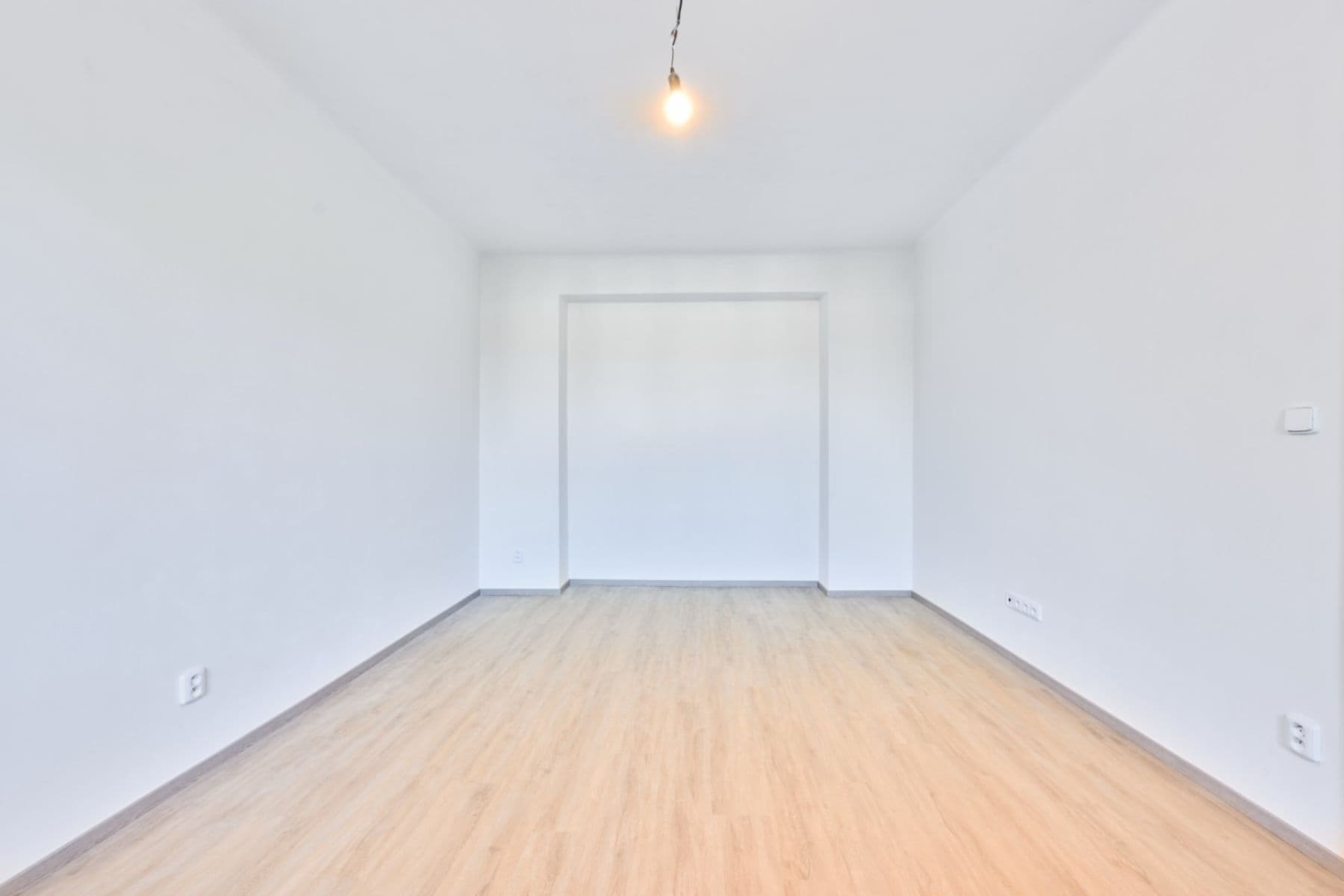 Studio flat to rent, 30 m², Viklefova, Prague, Prague Studio flat to rent, 30 m², Viklefova, Prague, Prague