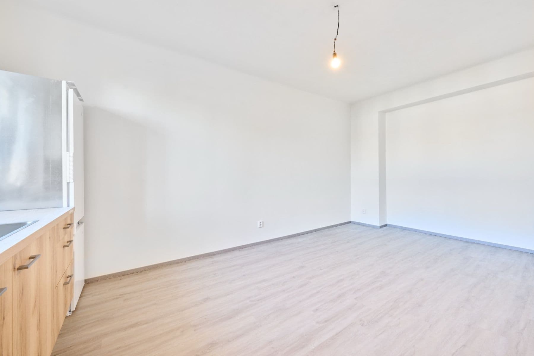 Studio flat to rent, 30 m², Viklefova, Prague, Prague Studio flat to rent, 30 m², Viklefova, Prague, Prague