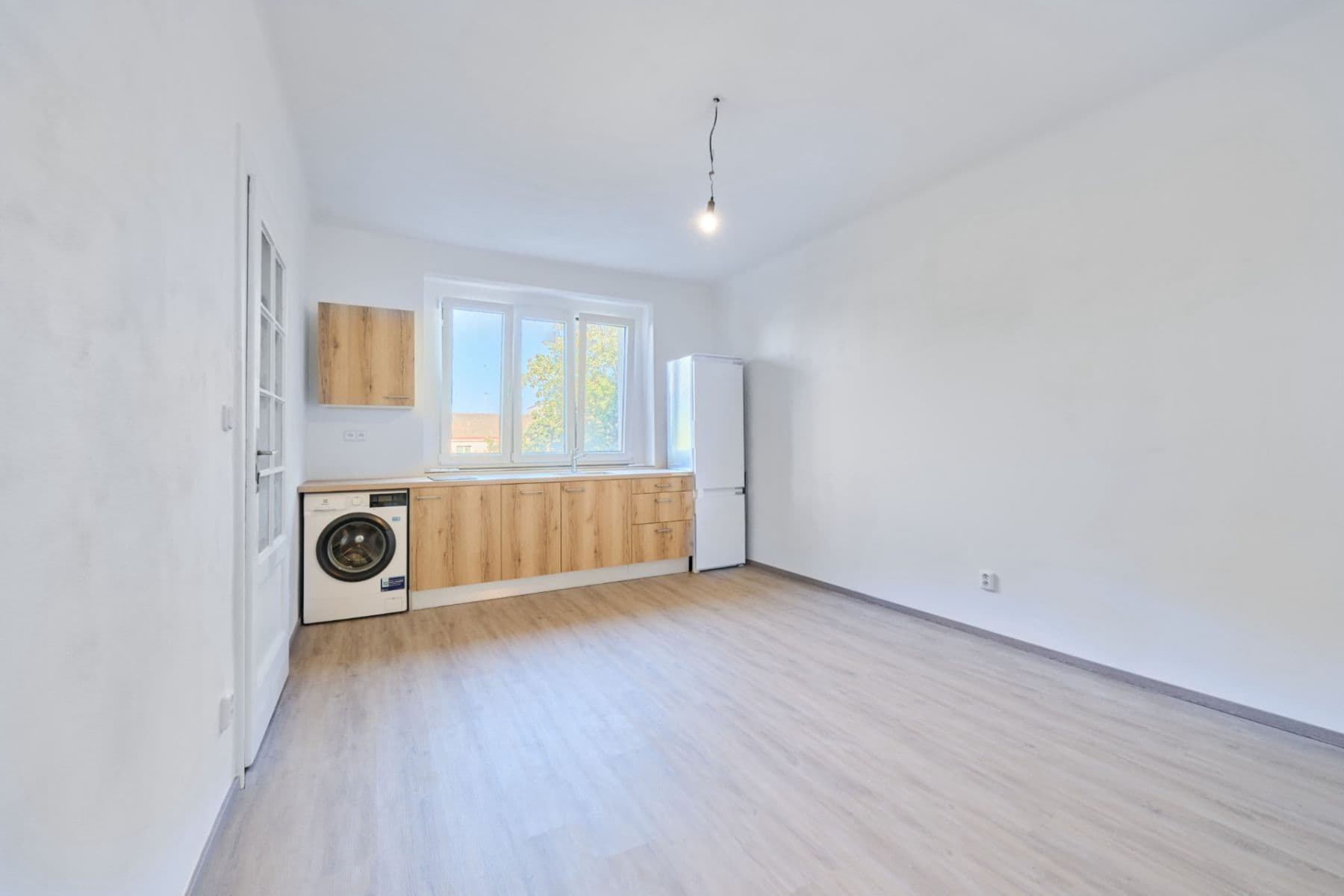 Studio flat to rent, 30 m², Viklefova, Prague, Prague Studio flat to rent, 30 m², Viklefova, Prague, Prague