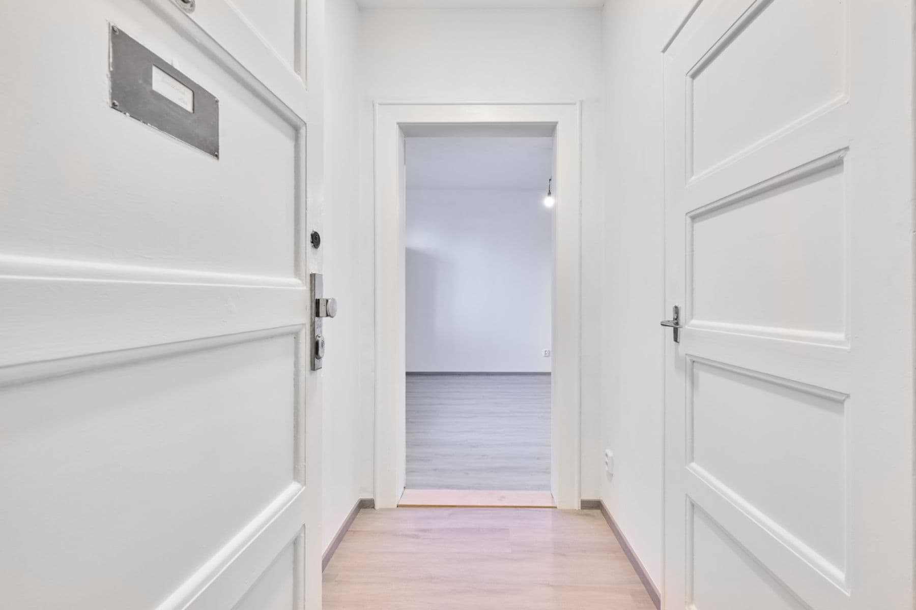 Studio flat to rent, 30 m², Viklefova, Prague, Prague Studio flat to rent, 30 m², Viklefova, Prague, Prague