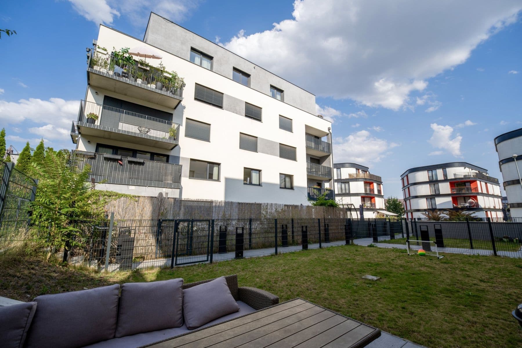 1 bedroom with open-plan kitchen flat to rent, 73 m², Rixdorfská, Prague, Prague 1 bedroom with open-plan kitchen flat to rent, 73 m², Rixdorfská, Prague, Prague