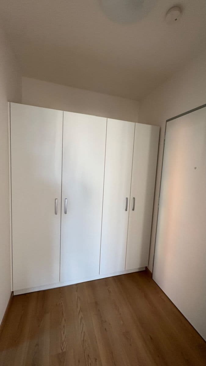 Studio flat to rent, 32 m², Poděbradská, Prague, Prague Studio flat to rent, 32 m², Poděbradská, Prague, Prague