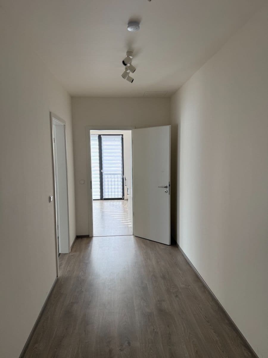 1 bedroom with open-plan kitchen flat to rent, 56 m², Slaný, Středočeský Region 1 bedroom with open-plan kitchen flat to rent, 56 m², Slaný, Středočeský Region