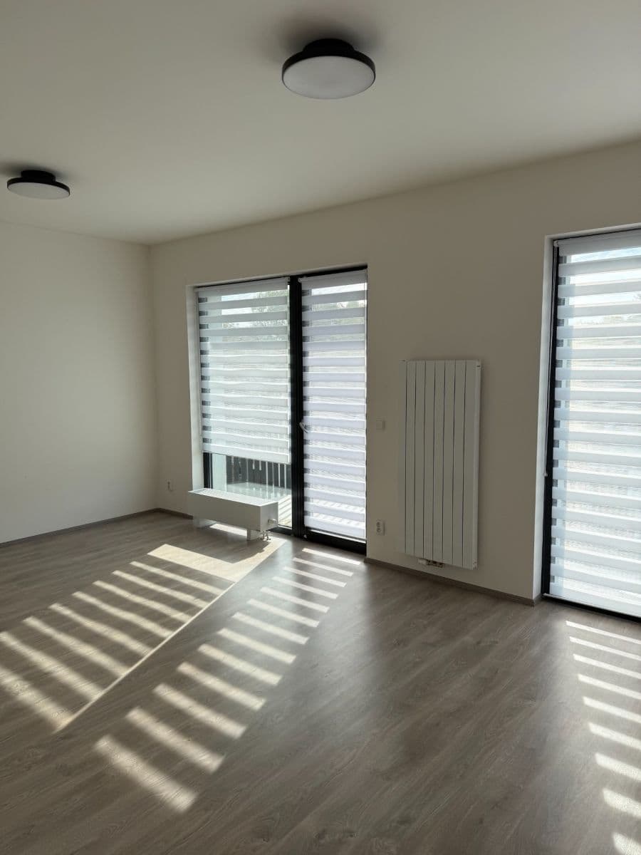 1 bedroom with open-plan kitchen flat to rent, 56 m², Slaný, Středočeský Region 1 bedroom with open-plan kitchen flat to rent, 56 m², Slaný, Středočeský Region