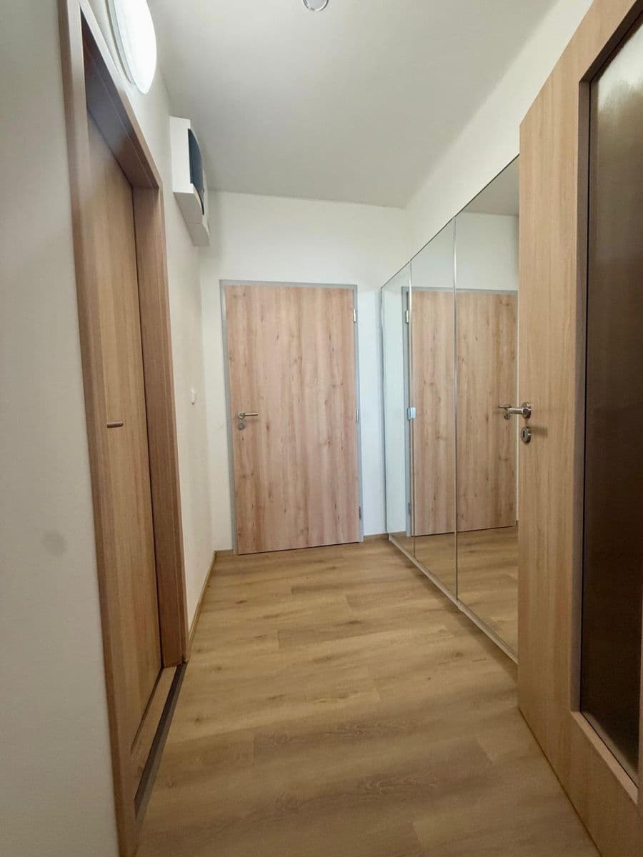 Studio flat to rent, 34 m², Mochovská, Prague, Prague Studio flat to rent, 34 m², Mochovská, Prague, Prague