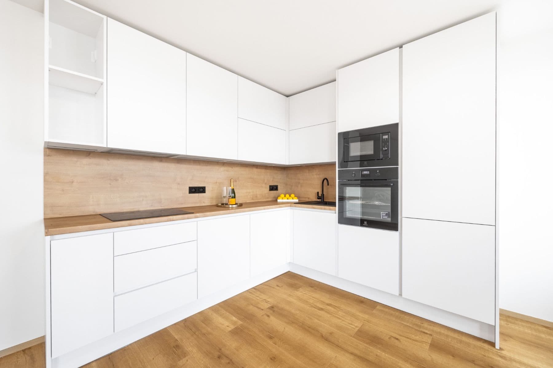 2 bedroom with open-plan kitchen flat for sale, 71 m², Murgašova, Prague, Prague 2 bedroom with open-plan kitchen flat for sale, 71 m², Murgašova, Prague, Prague