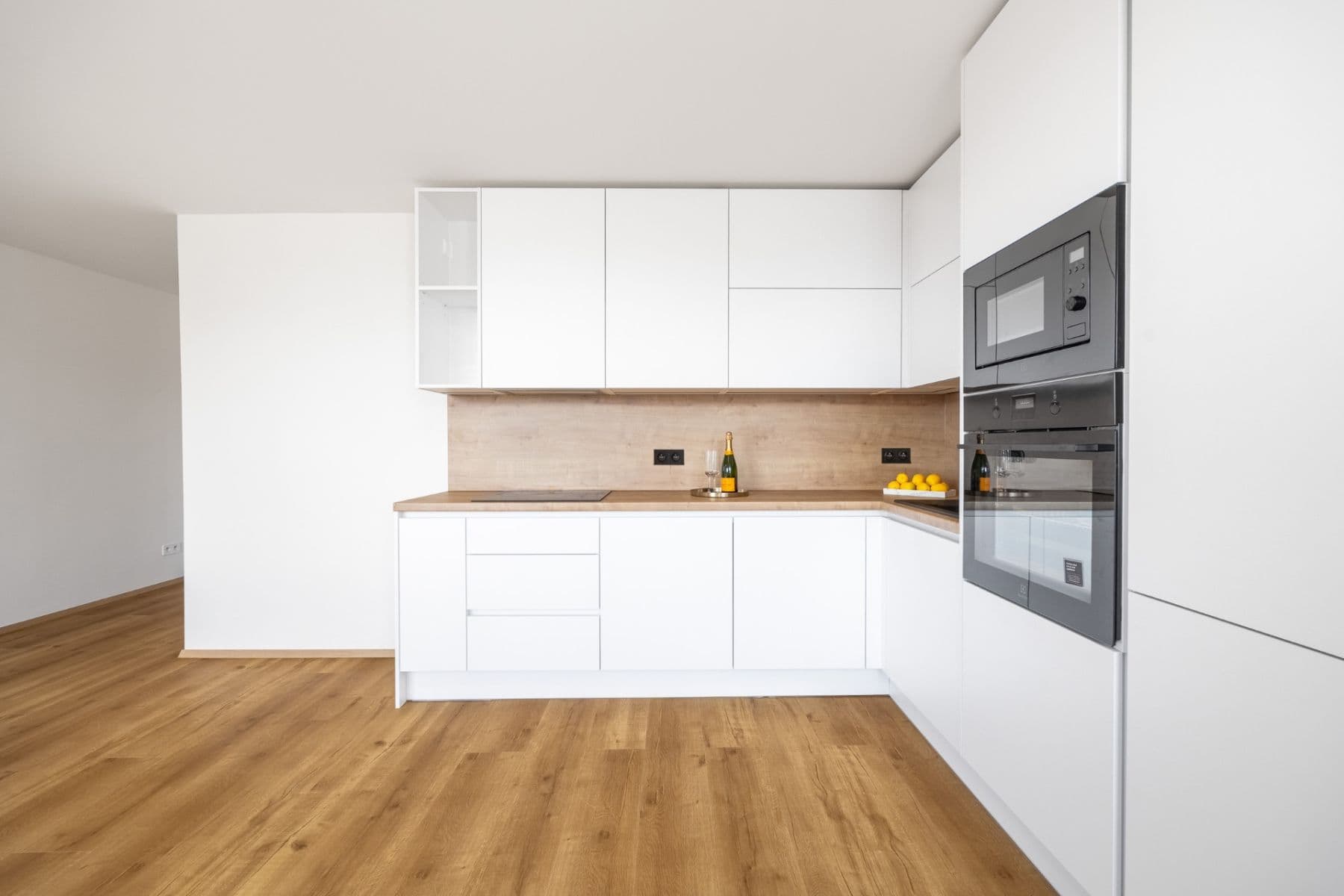 2 bedroom with open-plan kitchen flat for sale, 71 m², Murgašova, Prague, Prague 2 bedroom with open-plan kitchen flat for sale, 71 m², Murgašova, Prague, Prague