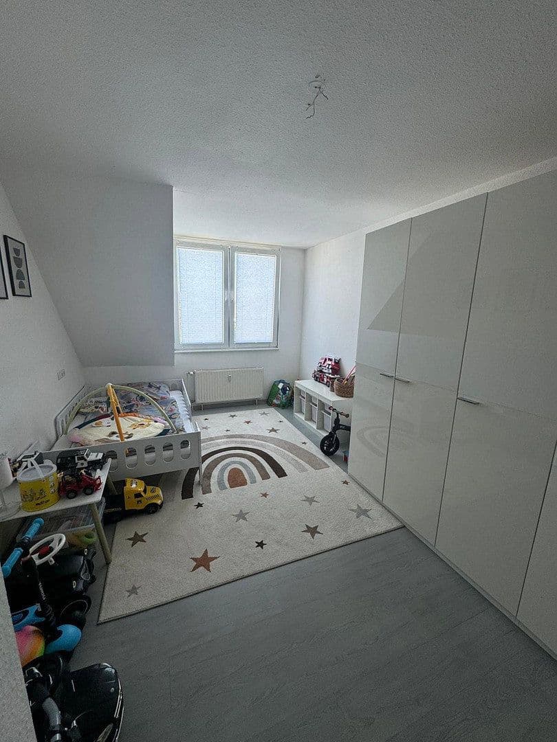 2 bedroom with open-plan kitchen flat to rent, 87 m², Berliner Straße 55, Niederkassel, North Rhine-Westphalia 2 bedroom with open-plan kitchen flat to rent, 87 m², Berliner Straße 55, Niederkassel, North Rhine-Westphalia