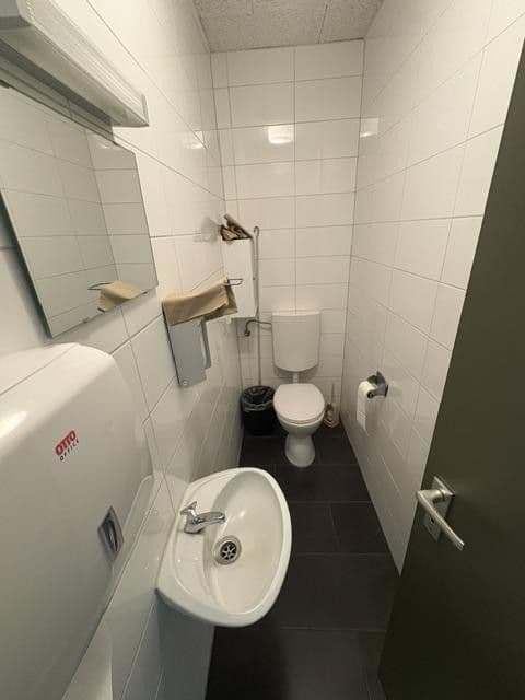 office to rent, 120 m², Schubertstrasse 32, Neu-Anspach, Hesse office to rent, 120 m², Schubertstrasse 32, Neu-Anspach, Hesse