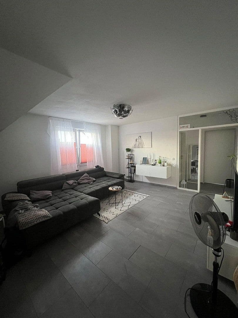 3 bedroom flat to rent, 80 m², Markusstr. 9, Niederkassel, North Rhine-Westphalia 3 bedroom flat to rent, 80 m², Markusstr. 9, Niederkassel, North Rhine-Westphalia
