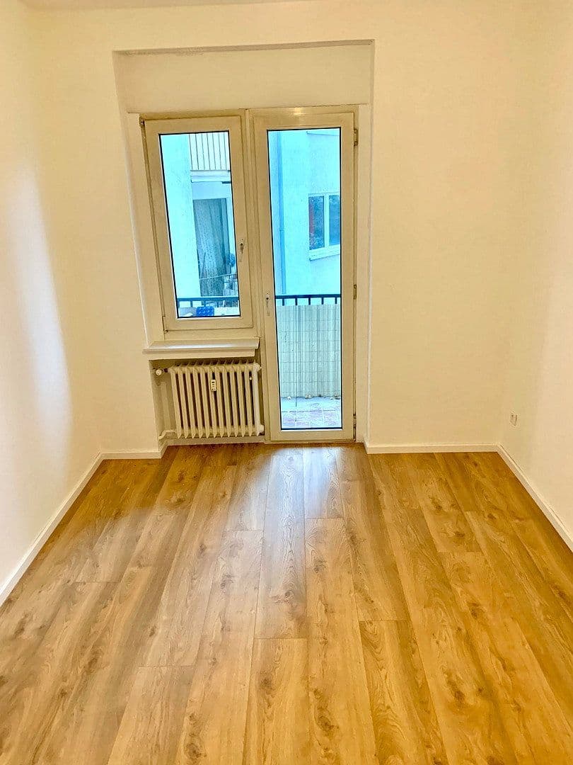 3 bedroom flat to rent, 102 m², Brehmstraße 75, Düsseldorf, North Rhine-Westphalia 3 bedroom flat to rent, 102 m², Brehmstraße 75, Düsseldorf, North Rhine-Westphalia