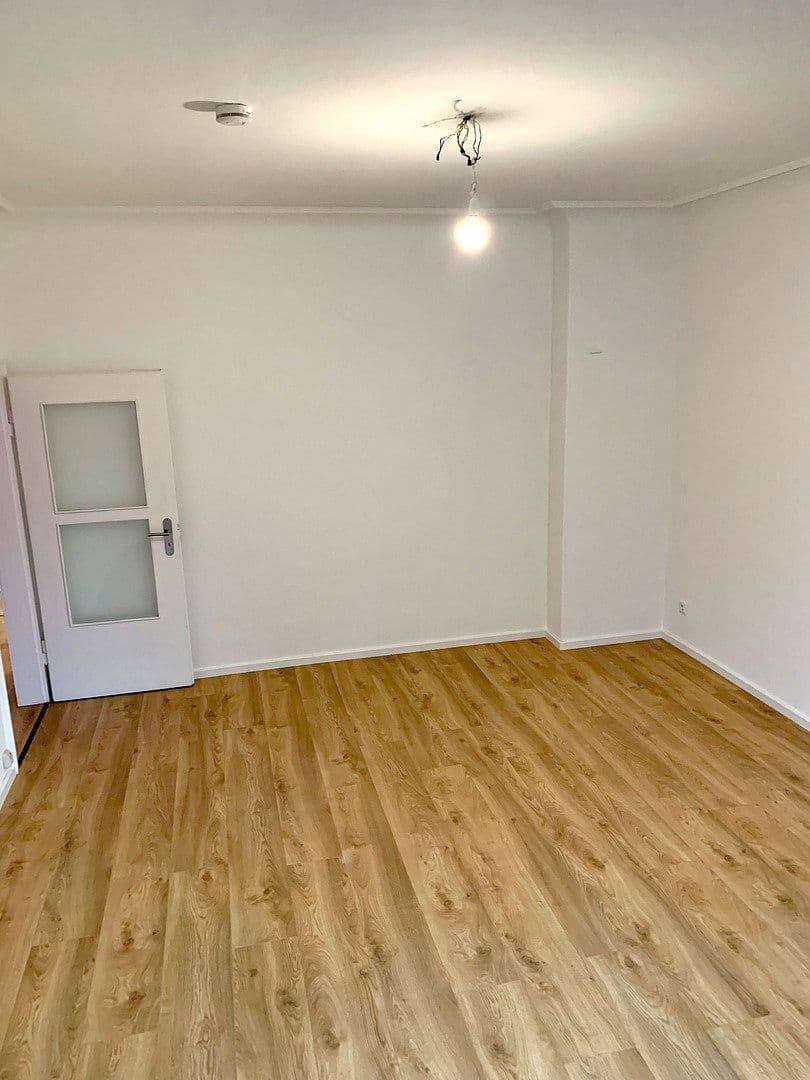 3 bedroom flat to rent, 102 m², Brehmstraße 75, Düsseldorf, North Rhine-Westphalia 3 bedroom flat to rent, 102 m², Brehmstraße 75, Düsseldorf, North Rhine-Westphalia