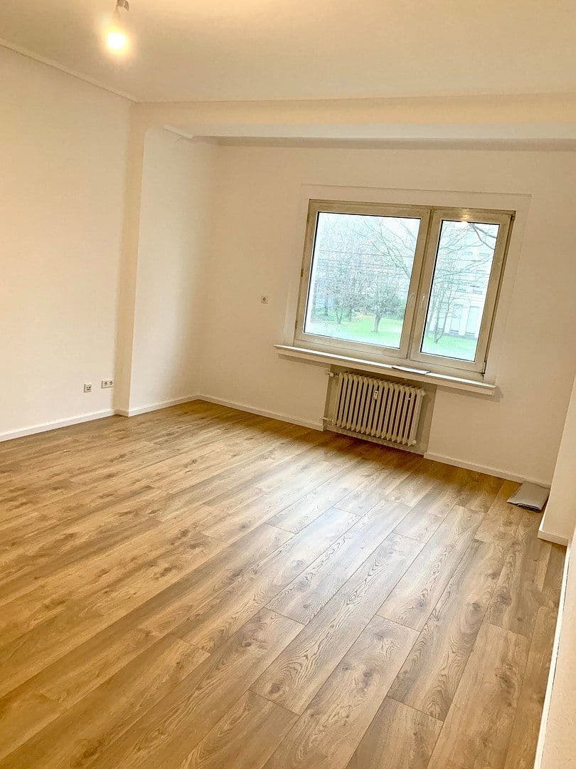 3 bedroom flat to rent, 102 m², Brehmstraße 75, Düsseldorf, North Rhine-Westphalia 3 bedroom flat to rent, 102 m², Brehmstraße 75, Düsseldorf, North Rhine-Westphalia