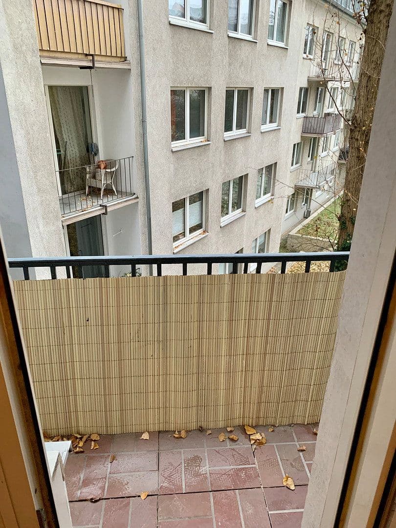3 bedroom flat to rent, 102 m², Brehmstraße 75, Düsseldorf, North Rhine-Westphalia 3 bedroom flat to rent, 102 m², Brehmstraße 75, Düsseldorf, North Rhine-Westphalia