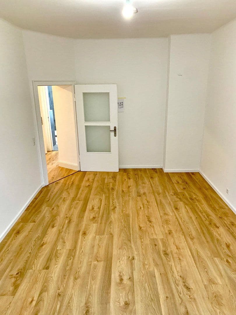 3 bedroom flat to rent, 102 m², Brehmstraße 75, Düsseldorf, North Rhine-Westphalia 3 bedroom flat to rent, 102 m², Brehmstraße 75, Düsseldorf, North Rhine-Westphalia