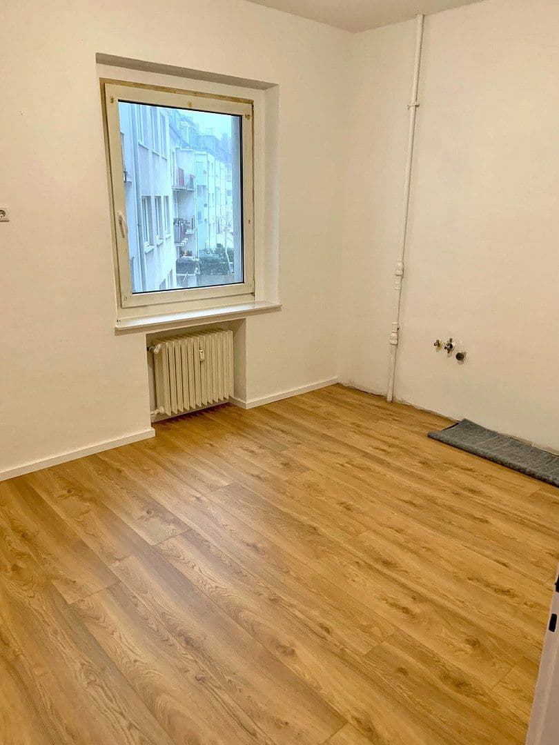 3 bedroom flat to rent, 102 m², Brehmstraße 75, Düsseldorf, North Rhine-Westphalia 3 bedroom flat to rent, 102 m², Brehmstraße 75, Düsseldorf, North Rhine-Westphalia