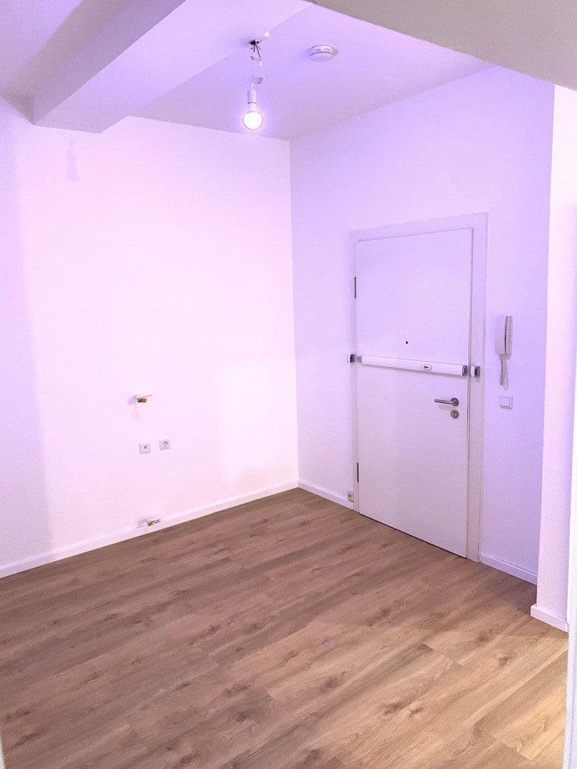 3 bedroom flat to rent, 102 m², Brehmstraße 75, Düsseldorf, North Rhine-Westphalia 3 bedroom flat to rent, 102 m², Brehmstraße 75, Düsseldorf, North Rhine-Westphalia