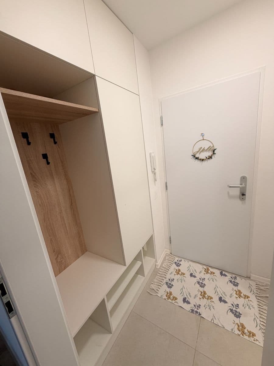 3 bedroom flat to rent, 58 m², Mikovíniho, Nové Mesto, Bratislavský Region 3 bedroom flat to rent, 58 m², Mikovíniho, Nové Mesto, Bratislavský Region
