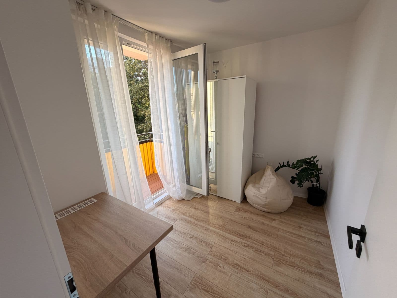 3 bedroom flat to rent, 58 m², Mikovíniho, Nové Mesto, Bratislavský Region 3 bedroom flat to rent, 58 m², Mikovíniho, Nové Mesto, Bratislavský Region