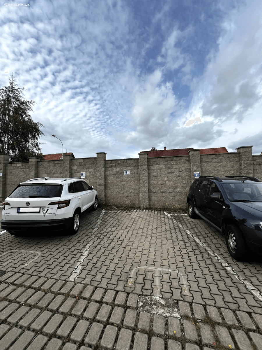 garage to rent, 15 m², Unhošťská, Hostivice, Středočeský Region garage to rent, 15 m², Unhošťská, Hostivice, Středočeský Region