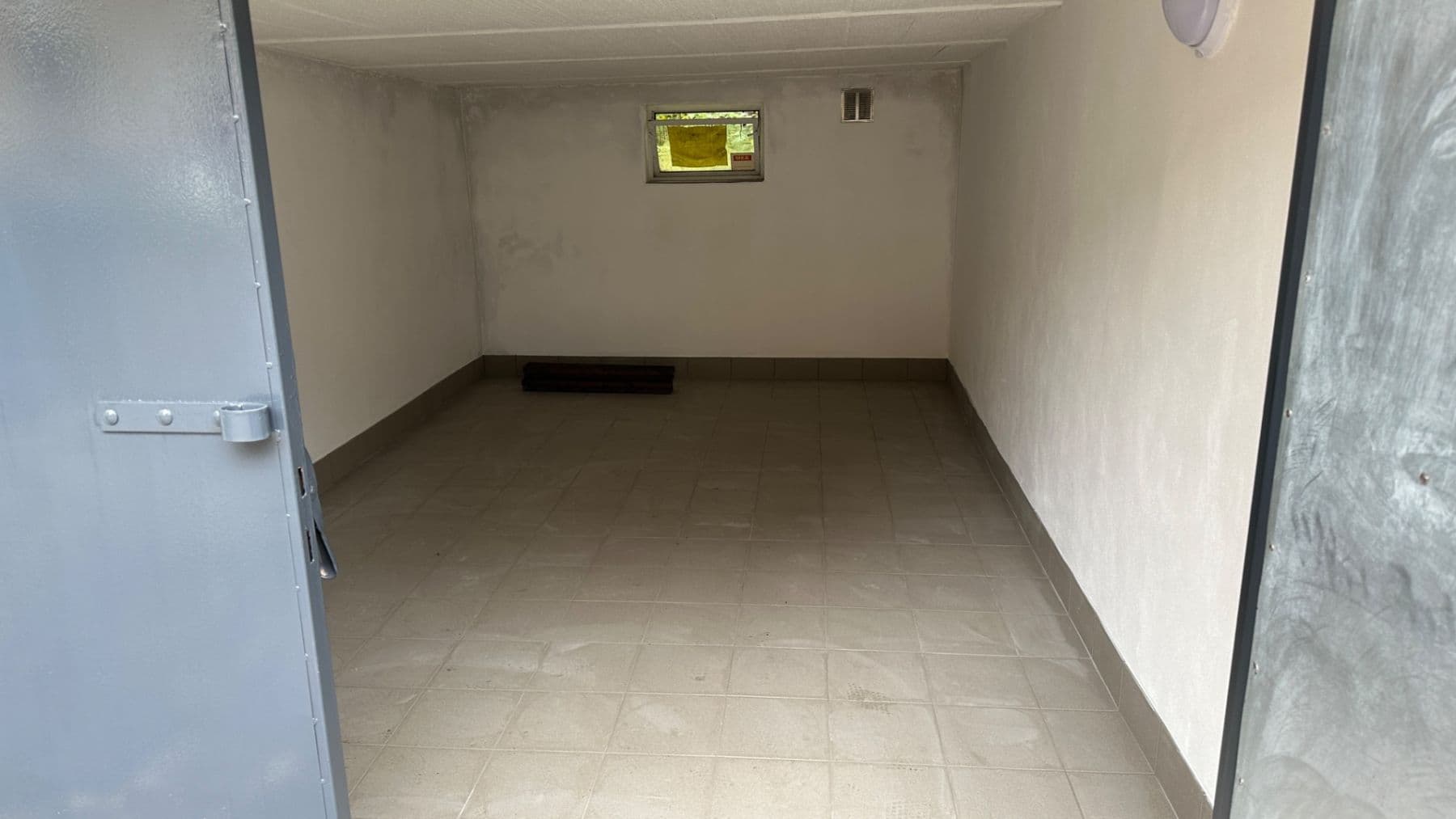garage to rent, 20 m², Liberec, Liberecký Region garage to rent, 20 m², Liberec, Liberecký Region