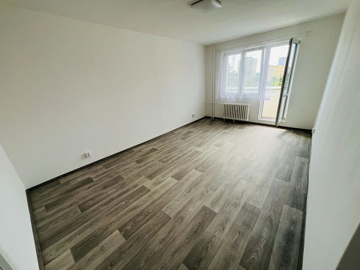 2 bedroom flat to rent, 56 m², Káranská, Prague, Prague 2 bedroom flat to rent, 56 m², Káranská, Prague, Prague