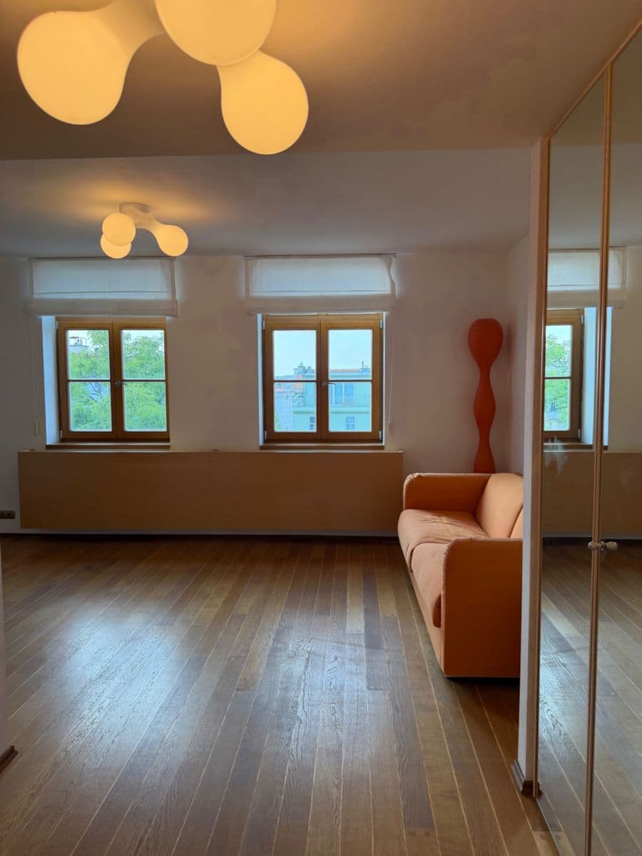 2 bedroom with open-plan kitchen flat to rent, 157 m², Korunní, Prague, Prague 2 bedroom with open-plan kitchen flat to rent, 157 m², Korunní, Prague, Prague