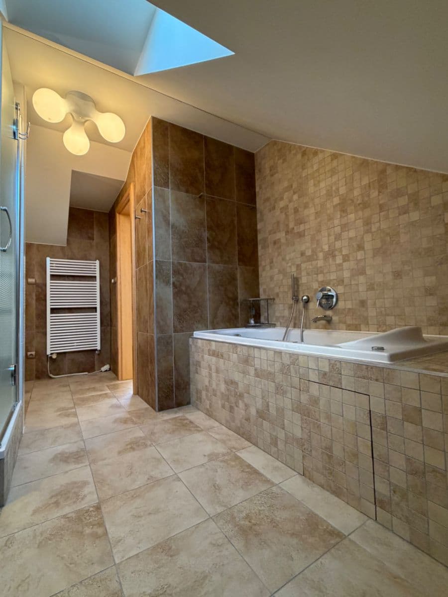 2 bedroom with open-plan kitchen flat to rent, 157 m², Korunní, Prague, Prague 2 bedroom with open-plan kitchen flat to rent, 157 m², Korunní, Prague, Prague