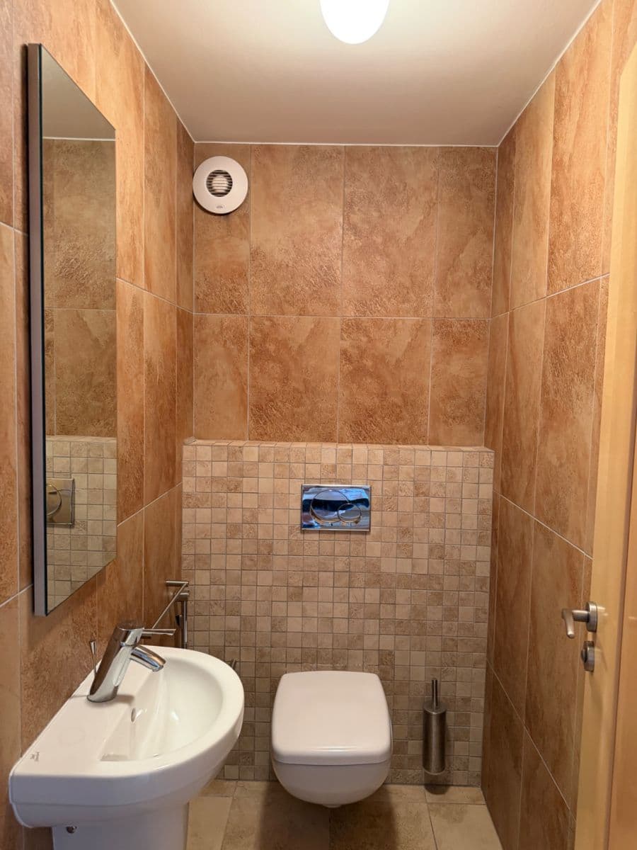 2 bedroom with open-plan kitchen flat to rent, 157 m², Korunní, Prague, Prague 2 bedroom with open-plan kitchen flat to rent, 157 m², Korunní, Prague, Prague