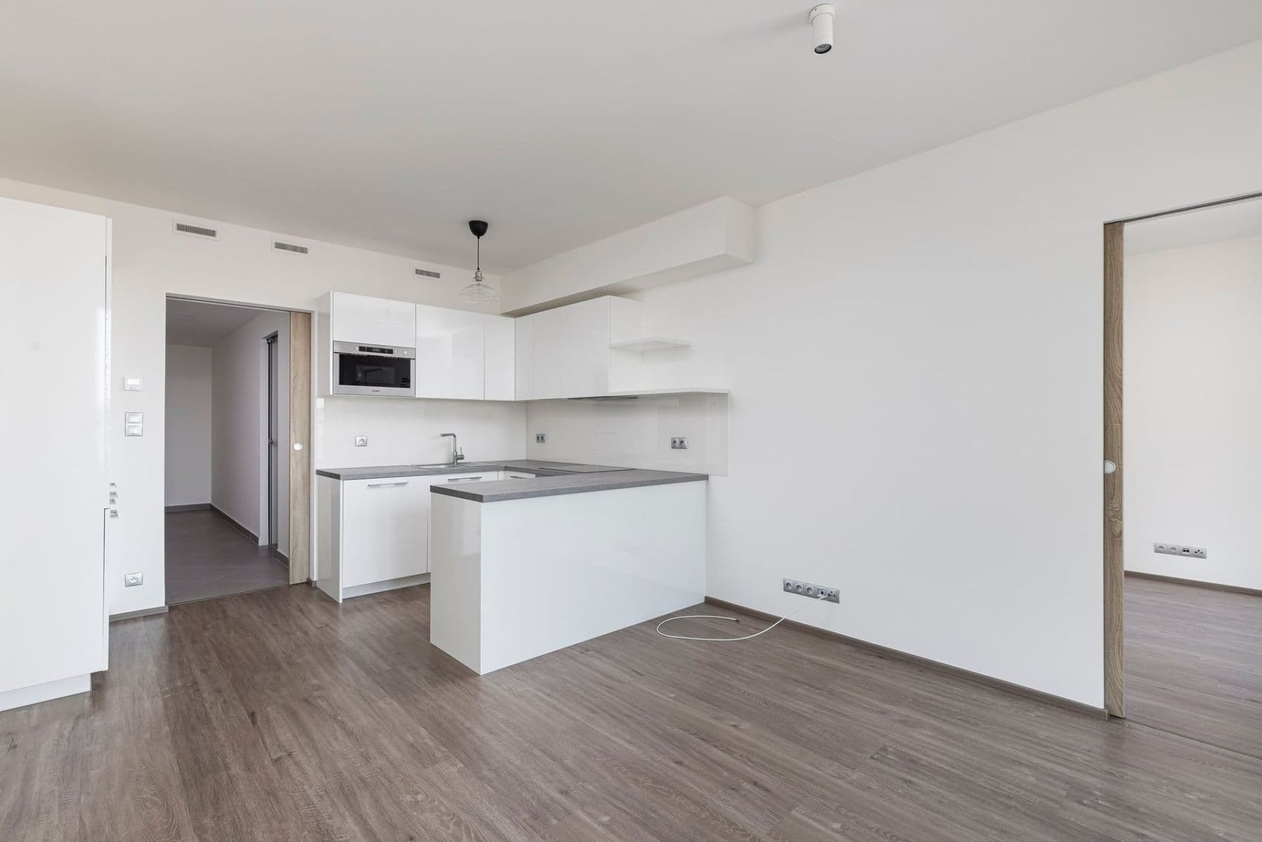 1 bedroom with open-plan kitchen flat to rent, 52 m², Kurta Konráda, Prague, Prague 1 bedroom with open-plan kitchen flat to rent, 52 m², Kurta Konráda, Prague, Prague