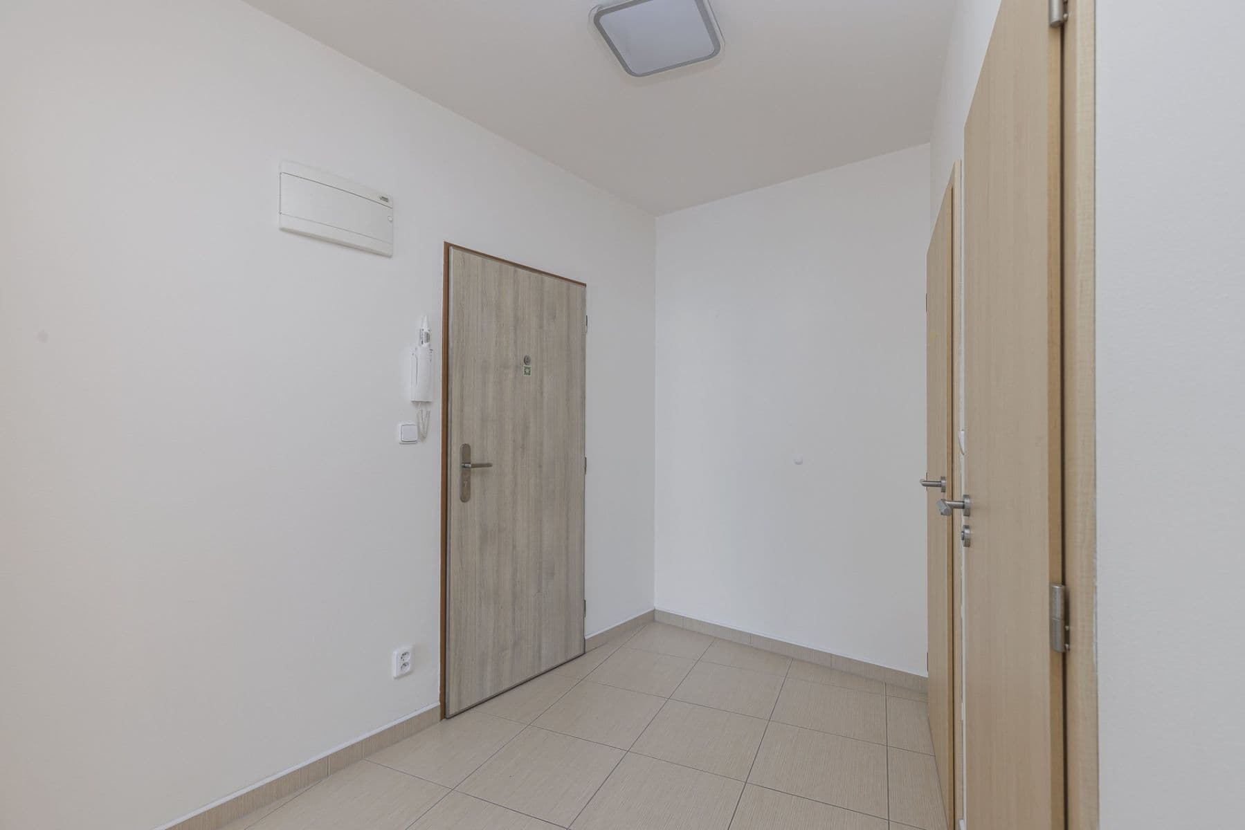Studio flat to rent, 51 m², Rudolfa Holeky, Prague, Prague Studio flat to rent, 51 m², Rudolfa Holeky, Prague, Prague