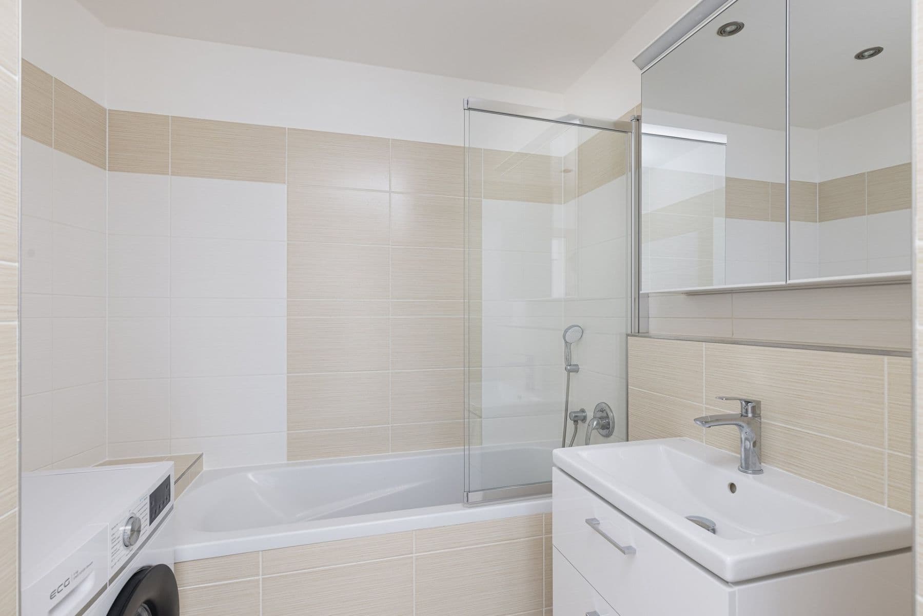 Studio flat to rent, 51 m², Rudolfa Holeky, Prague, Prague Studio flat to rent, 51 m², Rudolfa Holeky, Prague, Prague