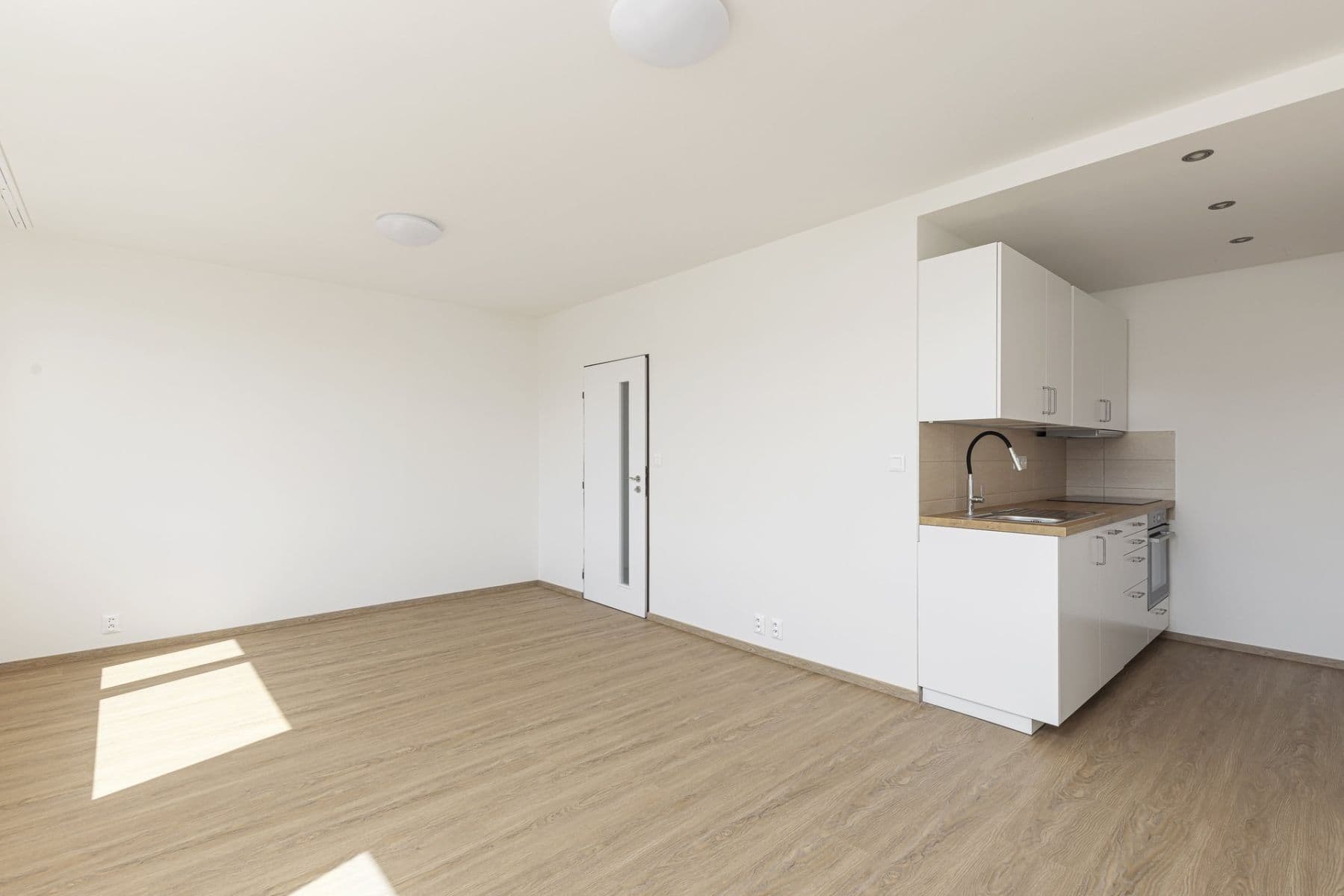 Studio flat to rent, 36 m², Nušlova, Prague, Prague Studio flat to rent, 36 m², Nušlova, Prague, Prague