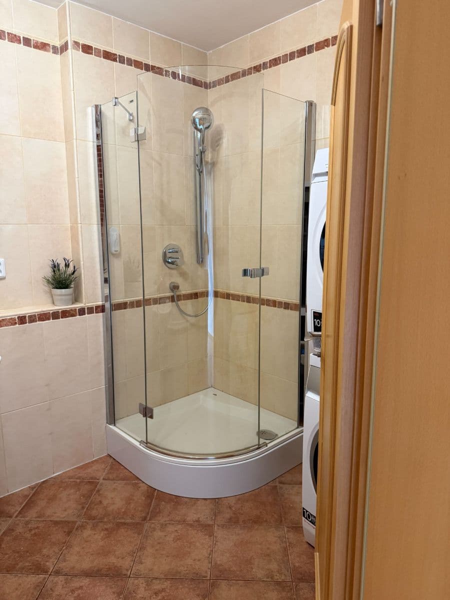 2 bedroom with open-plan kitchen flat for sale, 83 m², Za Valem, Prague, Prague 2 bedroom with open-plan kitchen flat for sale, 83 m², Za Valem, Prague, Prague