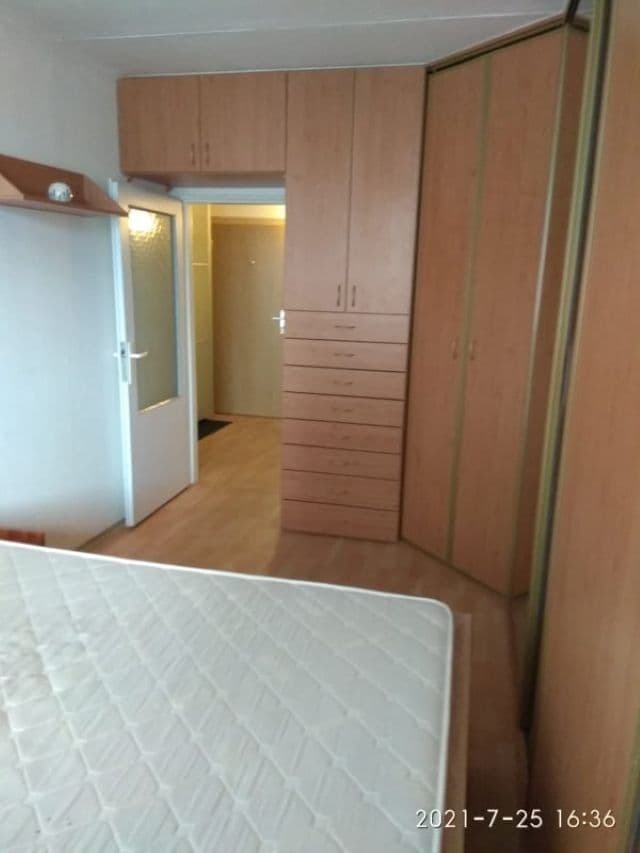 1 bedroom with open-plan kitchen flat to rent, 40 m², Makovského, Prague, Prague 1 bedroom with open-plan kitchen flat to rent, 40 m², Makovského, Prague, Prague